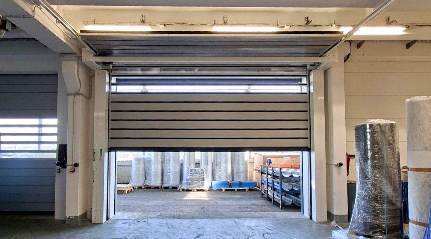 EFAFLEX EFA-SST PS N Low-header 281, швидкісні спіральні ворота для паркінгів з низькою перемичкою