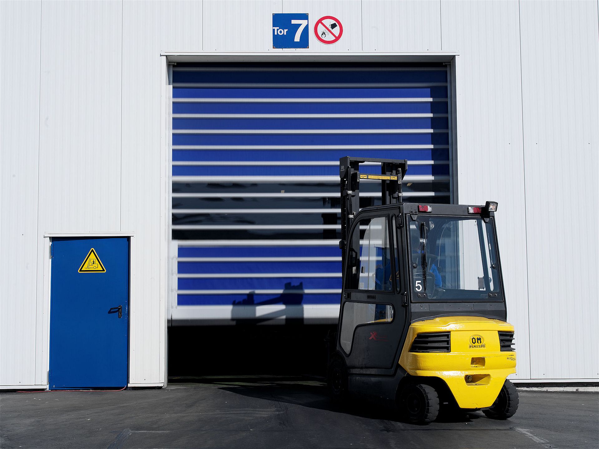 EFAFLEX EFA-STR L 257, швидкісні турборулонні ворота EFA-STR