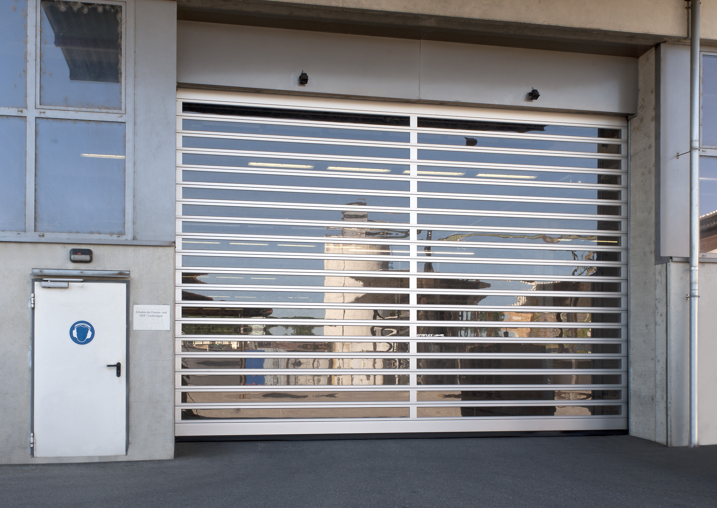 EFAFLEX EFA-STT ÜS 247, швидкісні прозорі ворота для надшироких прорізів